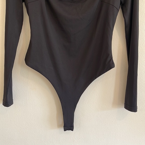 HELLO MOLLY | Black Square Neck Bodysuit | Size US 6 - Picture 7 of 8